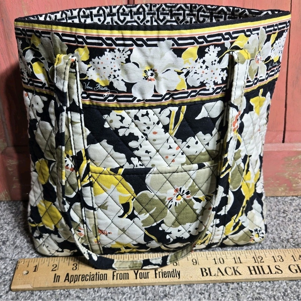Vera Bradley RETIRED Quilted Tote Dogwood Pattern Yellow Floral Handles Pocket - Picture 3 of 11